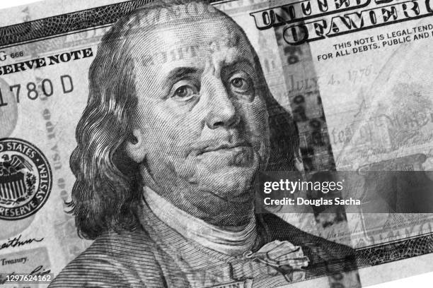 100 dollar bill in usa currency - american one hundred dollar bill stockfoto's en -beelden