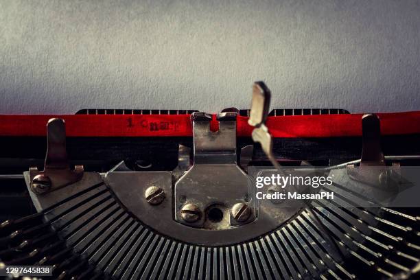 typewriter with moving typebar - macchina da scrivere foto e immagini stock