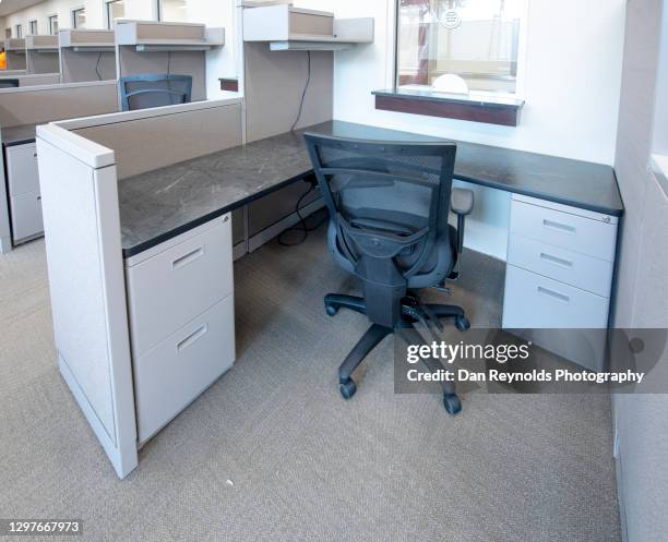 Basic Desk Empty 3,530 Empty Desk Stock Photos, High-Res Pictures, and Images - Getty Images
