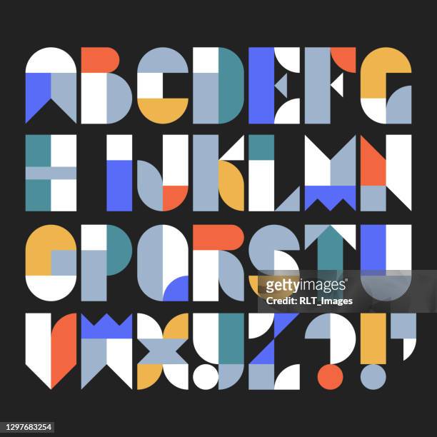 illustrazioni stock, clip art, cartoni animati e icone di tendenza di alfabeto del carattere personalizzato realizzato con forme geometriche astratte - logo