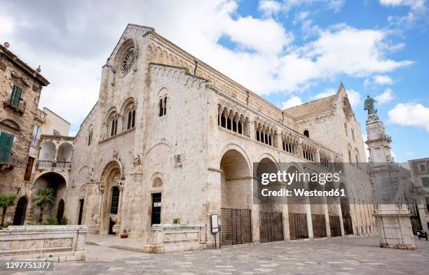 italy, apulia, bitonto, cathedral - as bari foto e immagini stock