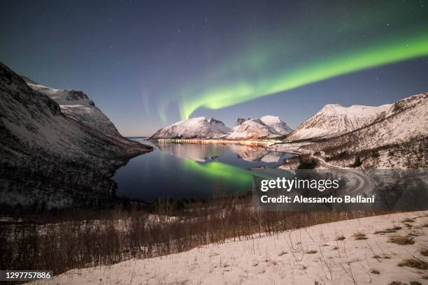 northern lights on senja, norway - isola di senja foto e immagini stock