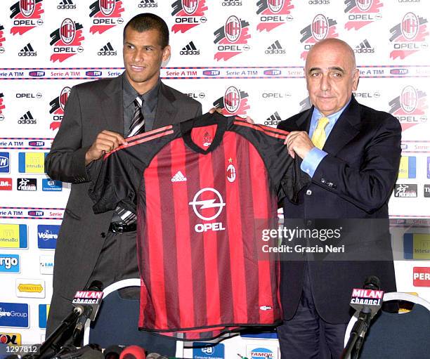 173 Rivaldo Milan Stock Photos, High-Res Pictures, and Images - Getty Images