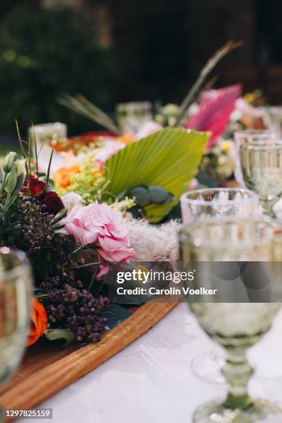 details on a floral arrangement of dried and fresh flowers - wedding table setting stock pictures, royalty-free photos & images