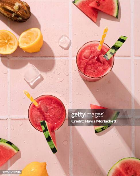 watermelon juice - ponche fotografías e imágenes de stock