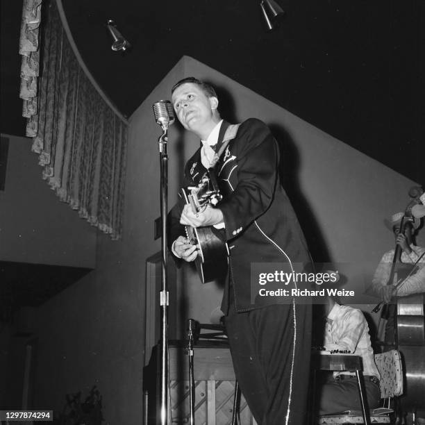 Country singer "Whispering" Bill Anderson performs on stage at the Hillside Ballroom Park circa 1961 in Phoenix, Arizona.