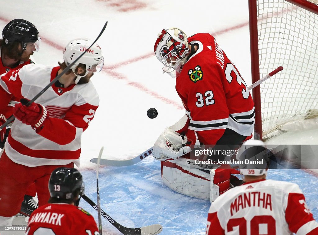 Detroit Red Wings v Chicago Blackhawks