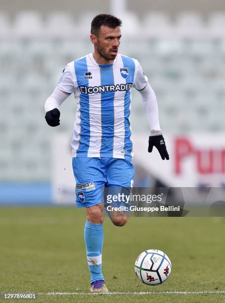Ledian Memushaj of Pescara Calcio in action during the Serie B match between Pescara Calcio and US Cremonese at Adriatico Stadium on January 17, 2021...