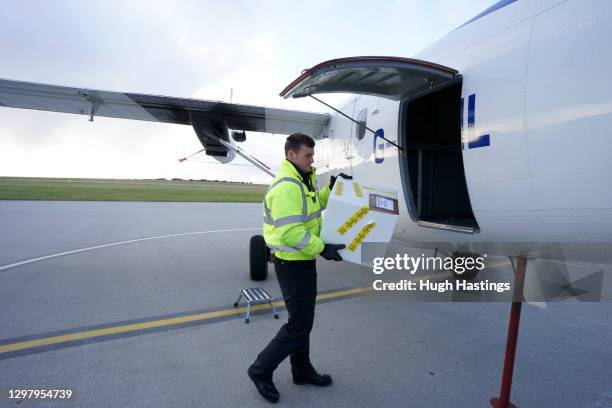 Luke Flack 1,018 Skybus Stock Photos, High-Res Pictures, and Images - Getty Images