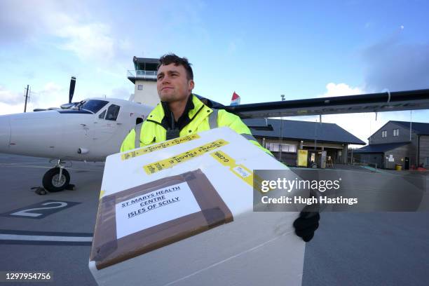 Luke Flack 1,018 Skybus Stock Photos, High-Res Pictures, and Images - Getty Images