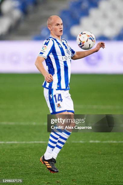 Jon Guridi of Real Sociedad controls the ball during the La Liga Santander match between Real Sociedad and Real Betis at Reale Arena on January 23,...