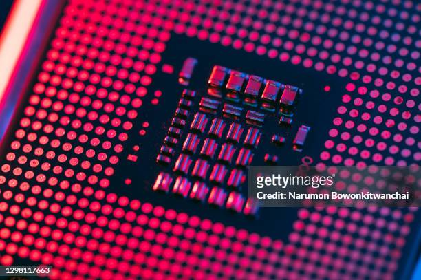 the close up image of the cpu and motherboard - quantum computer photos et images de collection