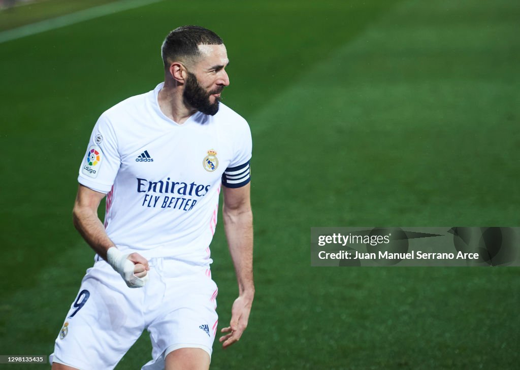 Deportivo Alavés v Real Madrid - La Liga Santander