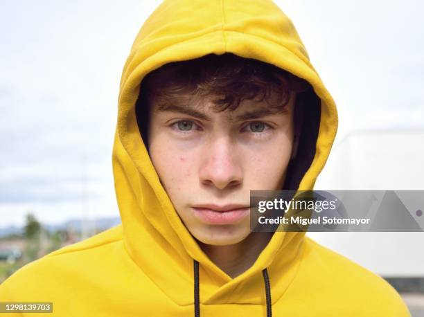 portait of a teenage boy - spain teen face imagens e fotografias de stock