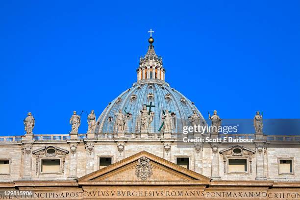 statues and dome of st. peter's basilica - st peters basilica the vatican stock pictures, royalty-free photos & images