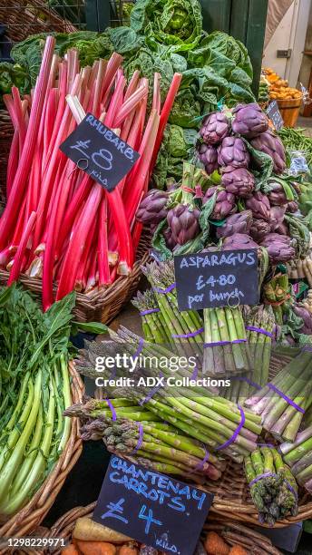 fresh vegetables - borough market fotografías e imágenes de stock