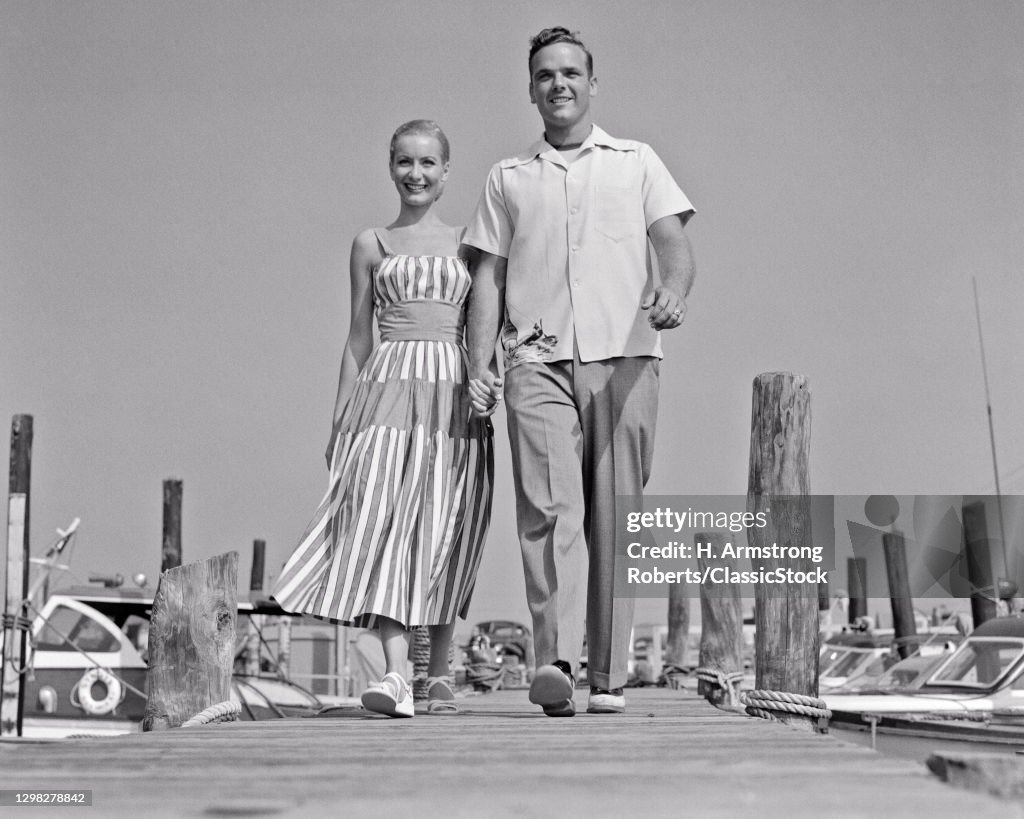 1940s 1950s Smiling Young Couple