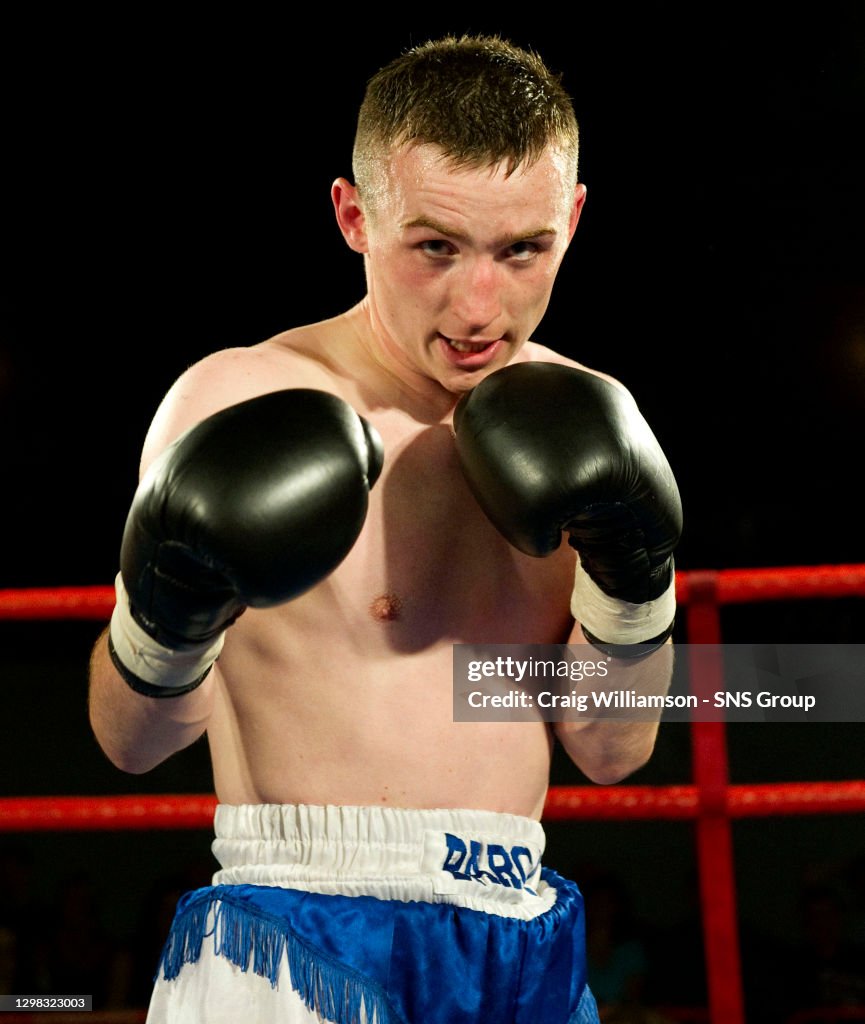 03/06/11 LIGHTWEIGHT CONTEST.RICHARD BARCLAY (SCO) V ROBIN DEAKIN (ENG).KELVIN HALL - GLASGOW.Richard Barclay in action (Photo by Craig Williamson\SNS Group via Getty Images)