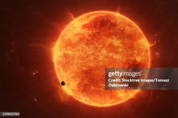 ilustraciones, imágenes clip art, dibujos animados e iconos de stock de a massive red dwarf consuming planets within it's range. - erupción solar