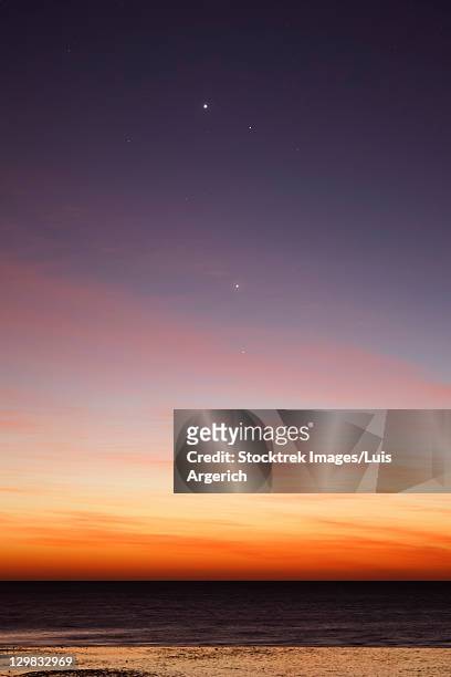 venus, mercury, jupiter and mars from top to bottom in a nice conjunction at dawn in buenos aires, argentina. - venus stock-fotos und bilder