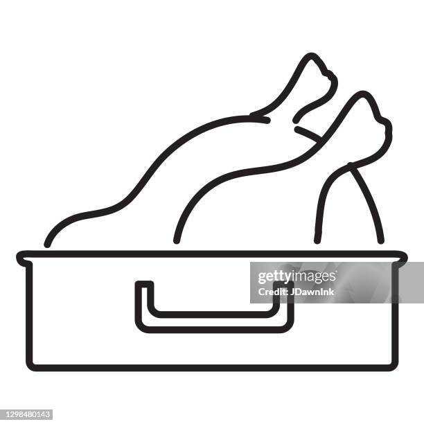 kitchen and cooking roasting pan thin line icon - editable stroke - roasting pan stock illustrations