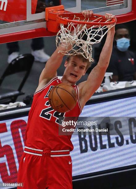 Lauri Markkanen of the Chicago Bulls dunks against the Boston Celtics at the United Center on January 25, 2021 in Chicago, Illinois. NOTE TO USER:...