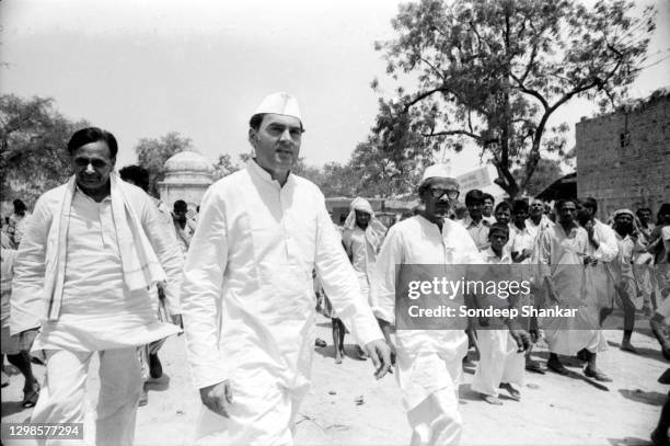 Congress candidate from Amethi parliamentary constituency, Uttar Pradesh, Rajiv Gandhi on his first election campaigning in 1981.