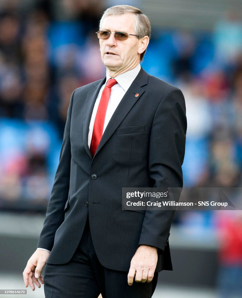 13/09/08 DANISH FIRST DIVISION.AALBORG v AARHUS (0-2).AALBORG - DENMARK.Aalborg manager Bruce Rioch.. (Photo by Craig Williamson\SNS Group via Getty Images)