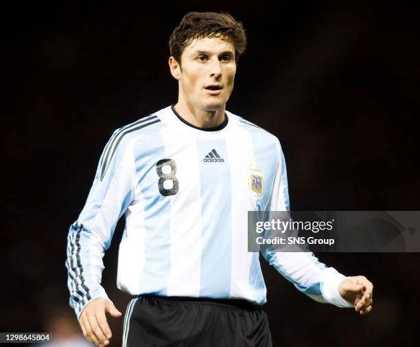 V ARGENTINA.HAMPDEN - GLASGOW.Javier Zanetti in action for Argentina.