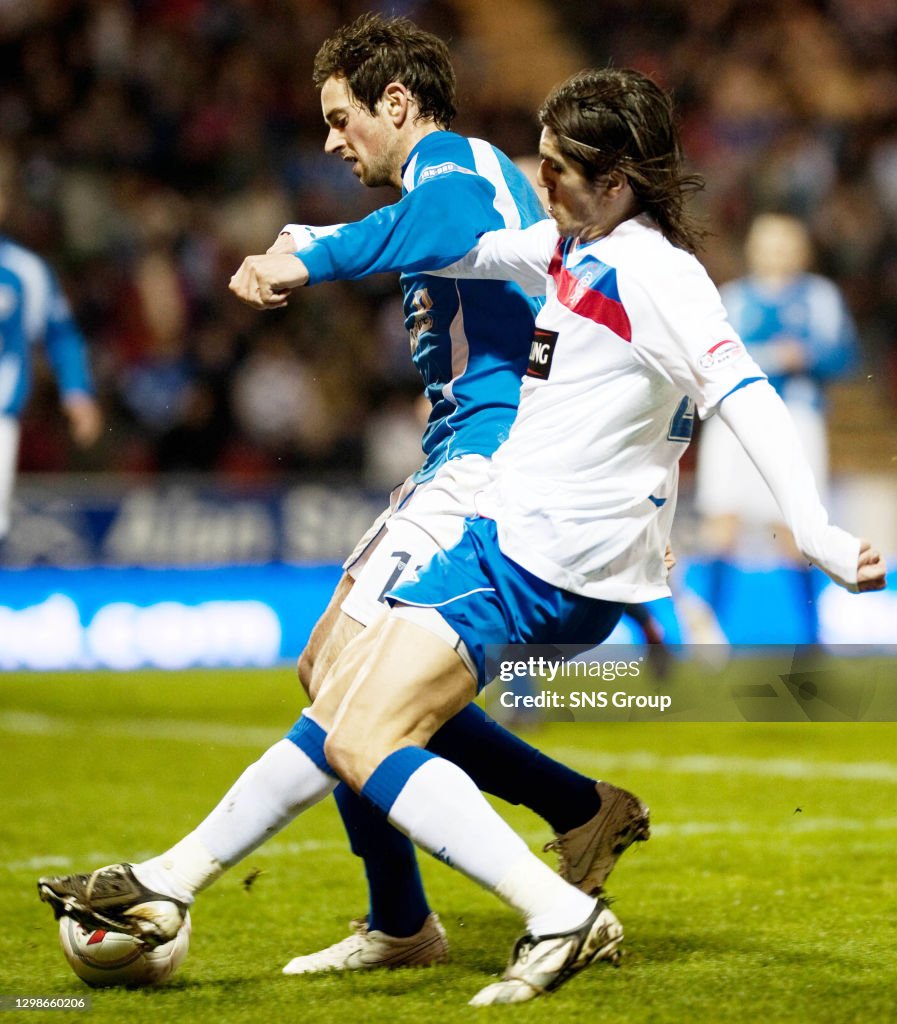 JOHNSTONE v RANGERS.MCDIARMID PARK - PERTH.Rangers' Pedro Mendes goes ...