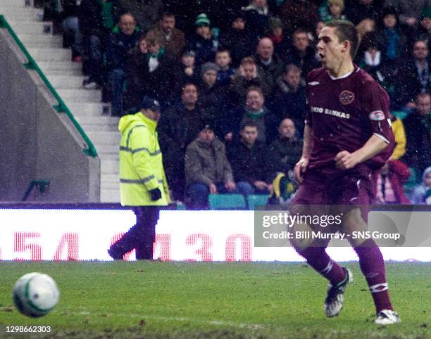 V HEARTS .EASTER ROAD - EDINBURGH .Gary Glen seals the victory for Hearts