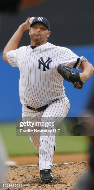 New York Yankees pitcher Roger Clemens throws in the second inning as the Pittsburgh Pirates played the NY Yankees at Yankee Stadium, June 9, 2007.