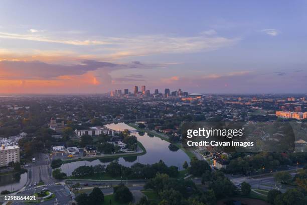 new orleans in the morning from above - new orleans imagens e fotografias de stock