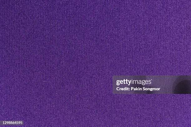purple fabric cloth polyester texture, textile background. - carbon fiber texture stockfoto's en -beelden