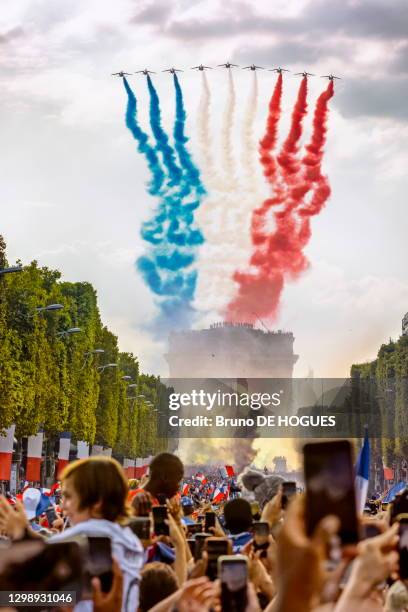 équipe de France de football défile sur les Champs Elysées après leur victoire à la coupe du monde de Football 2018, le 16 Juillet 2018, Paris,...