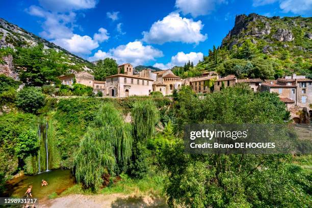 Abbaye de Gellone et baignade dans la cascade, 7 août 2018, Saint-Guilhem-le-Désert, Hérault, France.