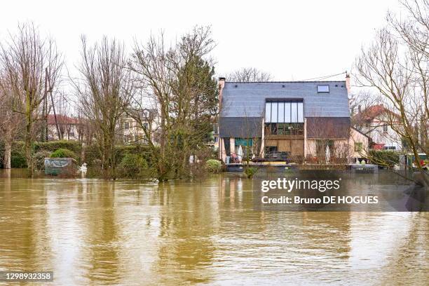 299 Inondation Flood Photos High Res Pictures Getty Images 299-inondation-flood-photos-high-res-pictures-getty-images