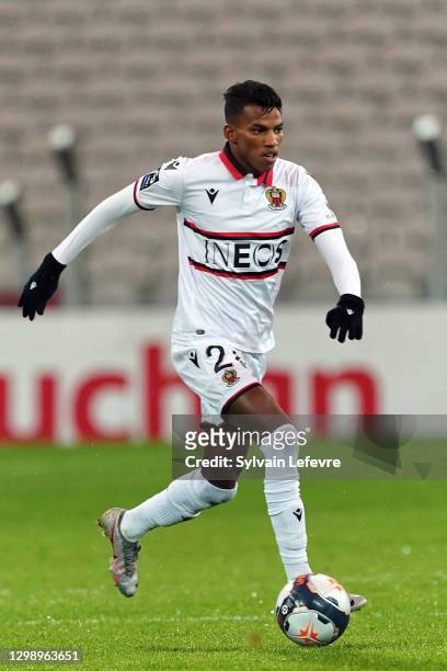 Hicham Boudaoui of OGC Nice runs with the ball during the Ligue 1 match between RC Lens and OGC Nice at Stade Bollaert-Delelis on January 23, 2021 in...