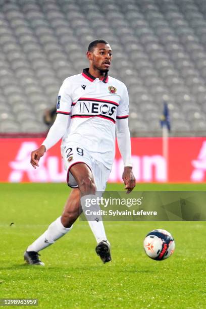 Jeff Reine-Adelaide of OGC Nice runs with the ball during the Ligue 1 match between RC Lens and OGC Nice at Stade Bollaert-Delelis on January 23,...