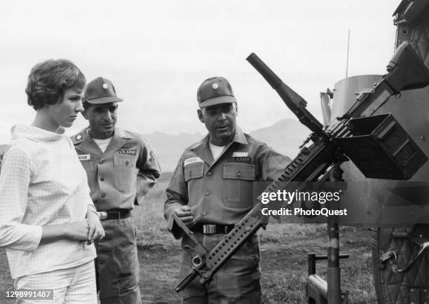 During her visit to the training facilities of 25th Infantry Division, English actress Julie Andrews and commanding officer of the 25th Aviation...