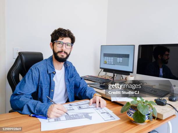 Architect Using Camera 1,092 Digital Artist Facing Camera Stock Photos, High-Res Pictures, and ...