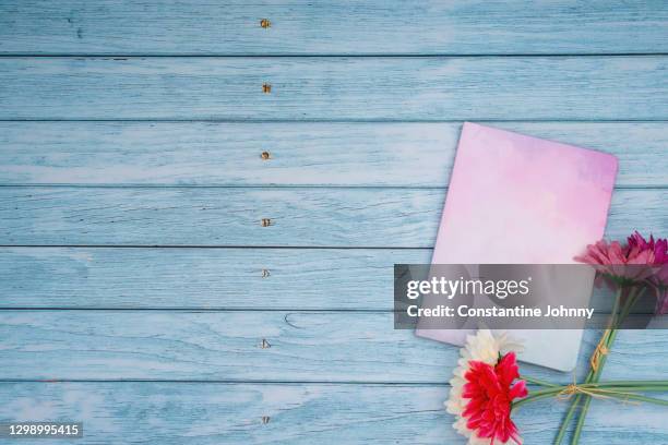 Sentimental Background Photos and Premium High Res Pictures - Getty Images