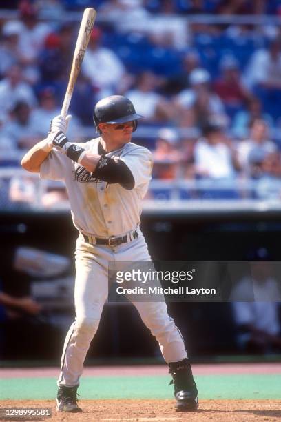 Craig Biggio of the Houston Astros prepares for a pitch during a baseball game against the Philadelphia Phillies on May 19,1997 at Veterans Stadium...