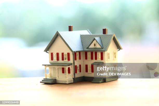 beautiful model house,close up - hausmodell stock-fotos und bilder