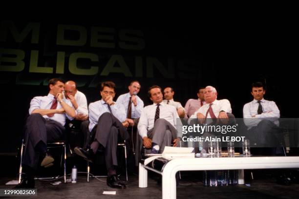 François Léotard, Alain Madelin, Gérard Longuet, André Giraud et Philippe de Villiers lors du Forum du Parti républicain le 28 avril 1987 à Nantes,...
