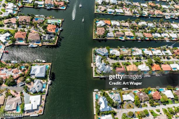 zuid-florida coastal residential aerial - florida mansions stockfoto's en -beelden