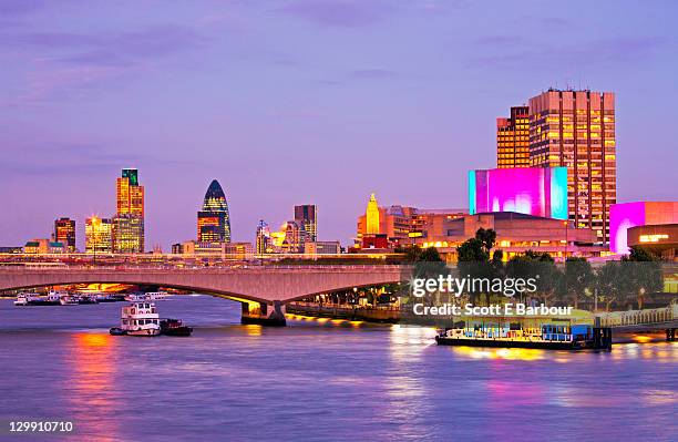 london skyline - royal national theater stock pictures, royalty-free photos & images