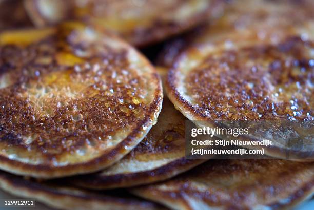 breakfast with pancakes and syrup - nieuwendijk stock pictures, royalty-free photos & images