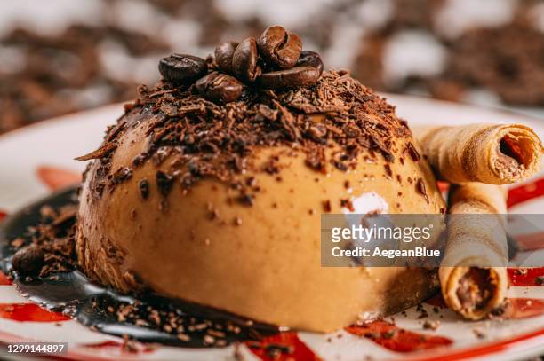 coffee panna cotta with chocolate chips - panna cotta stock pictures, royalty-free photos & images