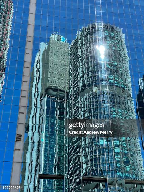 glass corporate buildings with reflection and blue sky, skyscraper, high rise - darling harbor photos et images de collection